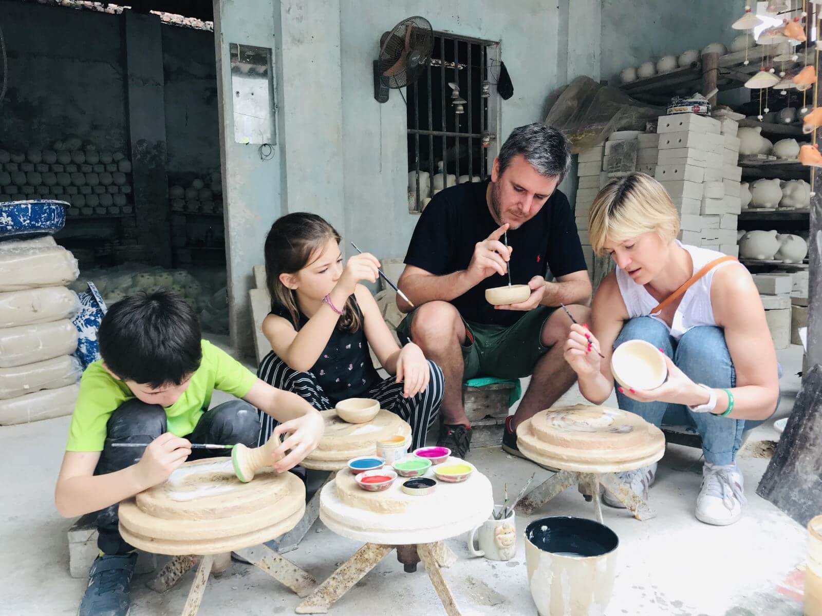 Khám phá Làng Gốm Bát Tràng: Hành Trình Về Với Nghệ Thuật Gốm Sứ Truyền Thống 7 lang gom bat trang 6