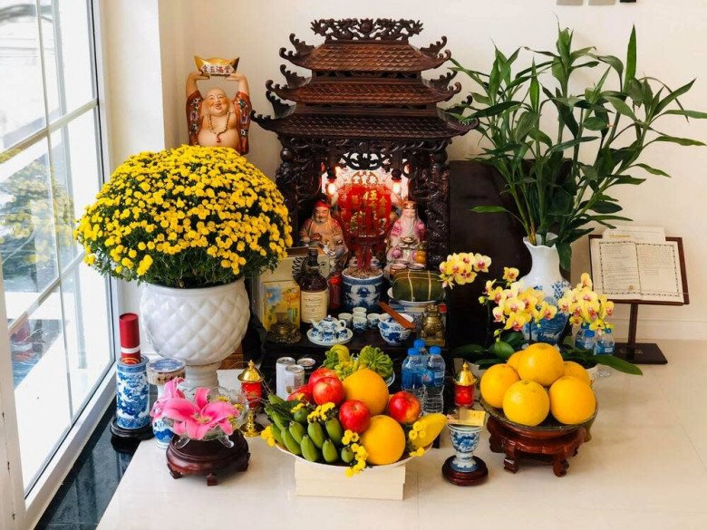 Hướng Dẫn Đặt Bàn Thờ Thần Tài Trên Cao Đúng Phong Thủy 6 nen dat ban tho than tai tren cao