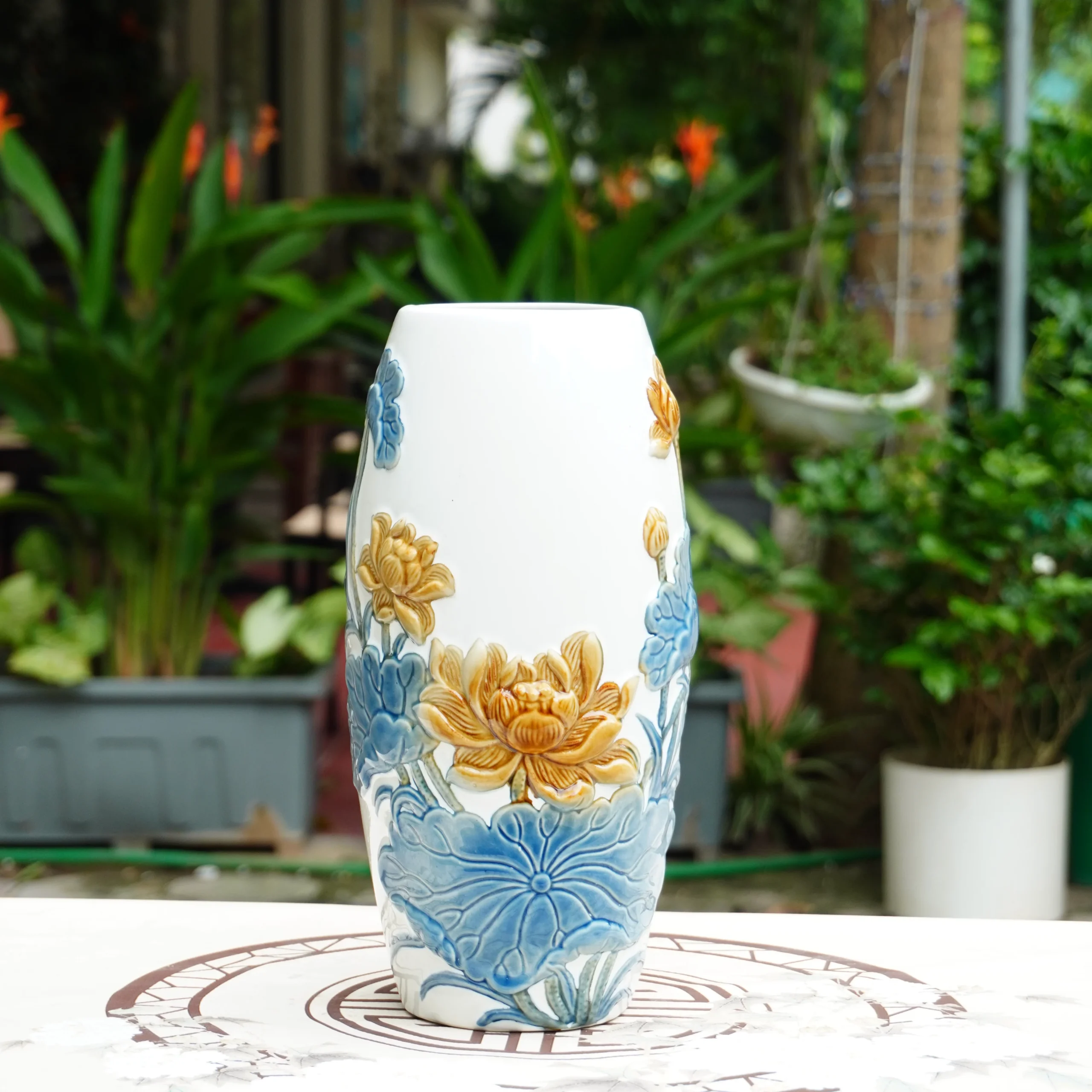 Lọ Hoa Dáng Bom Sen